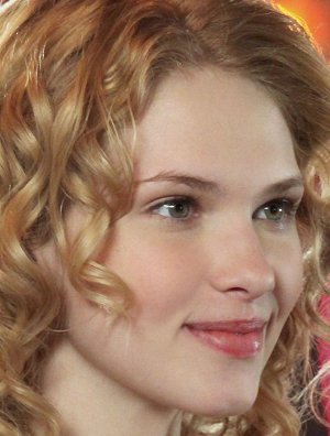 Claudia Lee