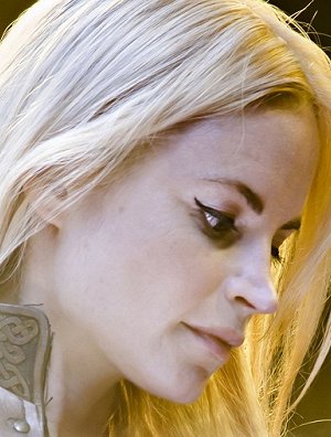 Katrine De Candole