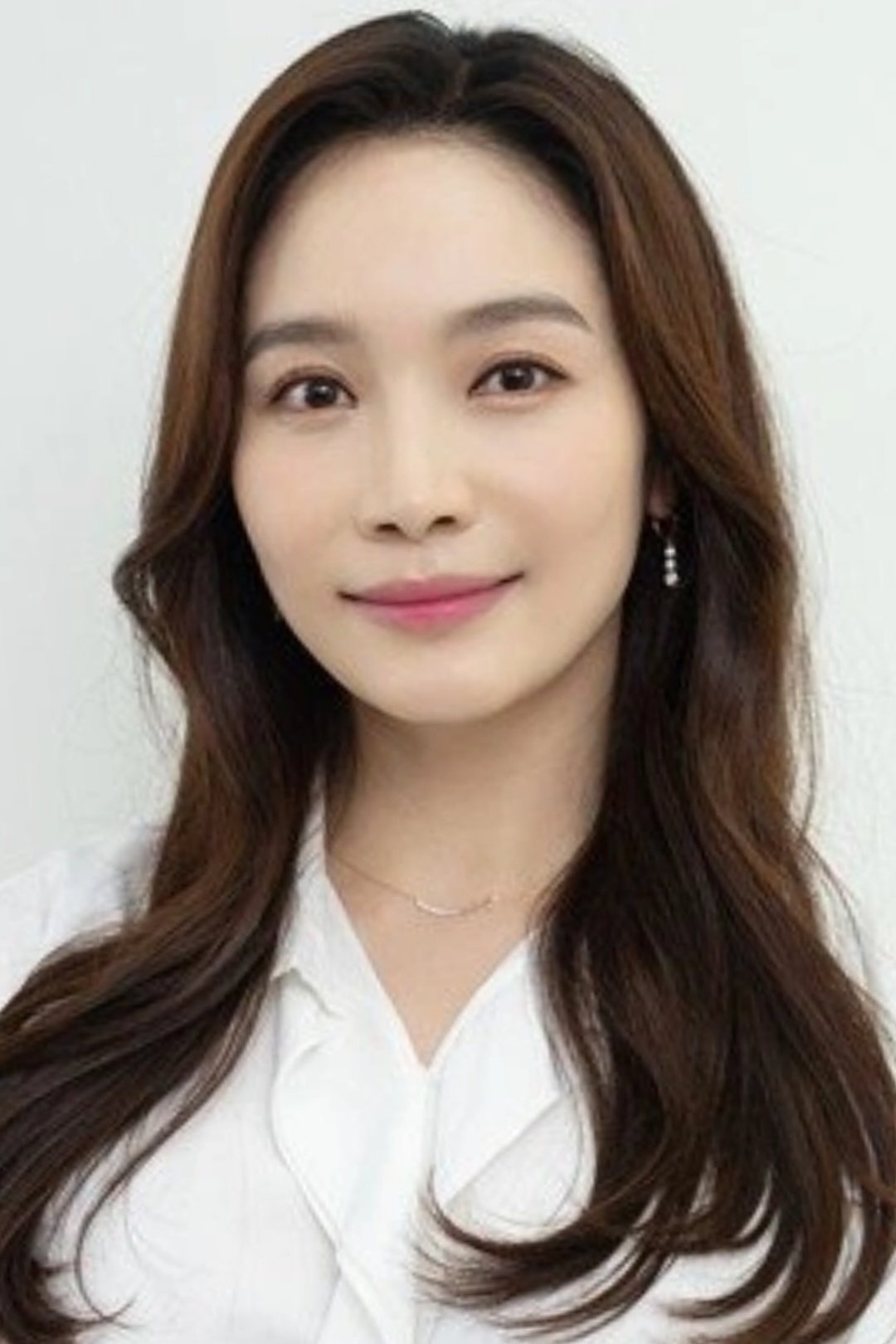 Min-Young Lee