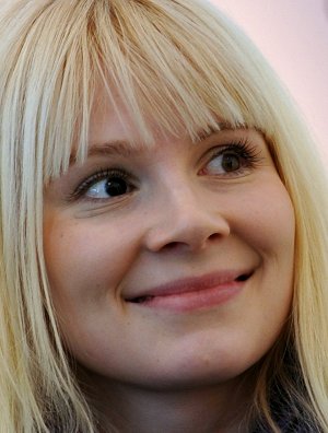 Pamela Tola