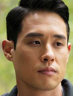 Raymond Lee
