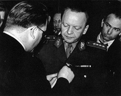 Alexej Čepička - Z vojína generálem