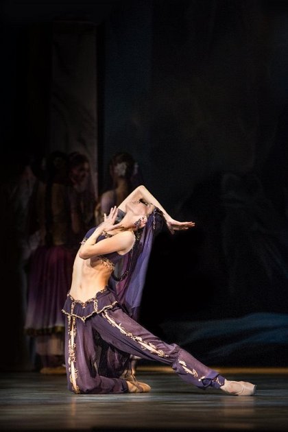 Backstage: La Bayadère