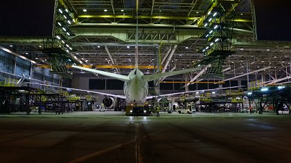 Boeing 777 pod drobnohledem