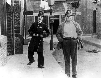Chaplin strážcem veřejného pořádku
