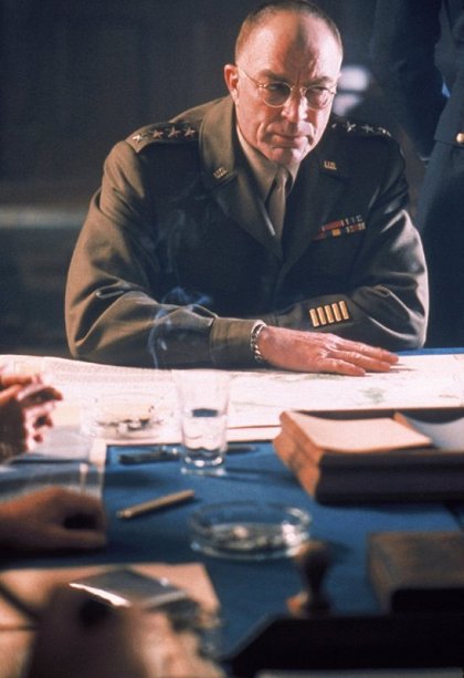 Generál Eisenhower: Velitel invaze
