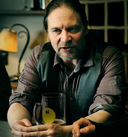 Jussi Vares: Polibek zla
