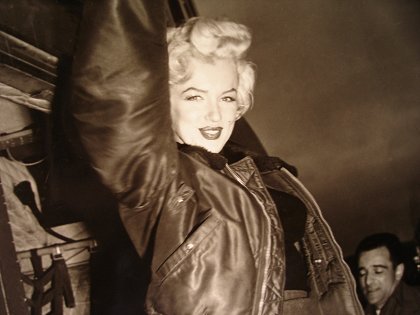 Marilyn Monroe v Koreji, 1954