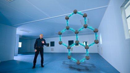 Od atomů po supergalaxie