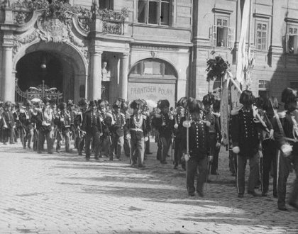 Oslava uspořádaná na počest 550letého c. k. privilegovaného sboru městských ostrostřelců v Praze