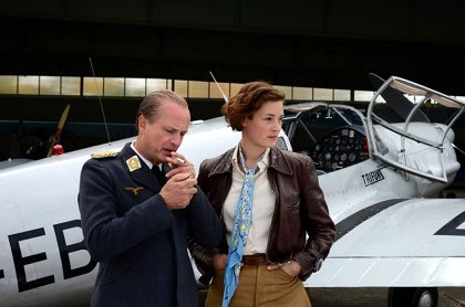 Sama v oblacích