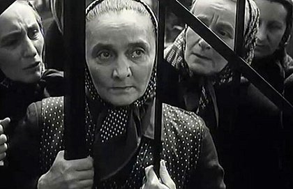 V hodine dvanástej