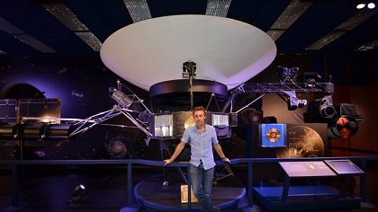 Voyager: K hranicím sluneční soustavy